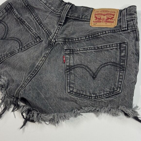 Levi's 501 Womens Mid Rise Cut Off Denim Shorts Black Y2K Grunge Size 26 - Picture 3 of 7